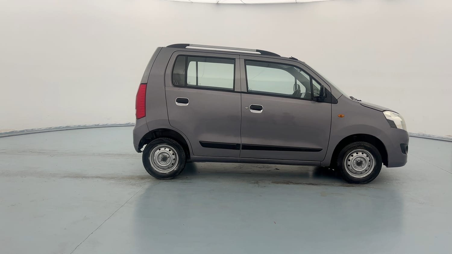 Used 2015 Maruti Suzuki Wagon R LXI Petrol Manual exterior RIGHT REAR CORNER VIEW