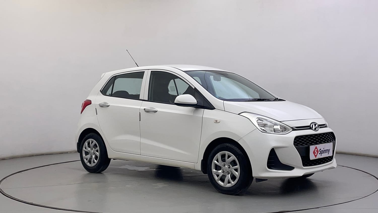 Used 2018 Hyundai Grand i10 Magna 1.2 Kappa VTVT Petrol Manual exterior RIGHT FRONT CORNER VIEW