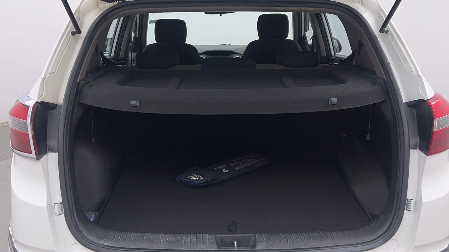 Used 2017 Hyundai Creta 1.6 SX Plus Petrol Petrol Manual interior DICKY INSIDE VIEW