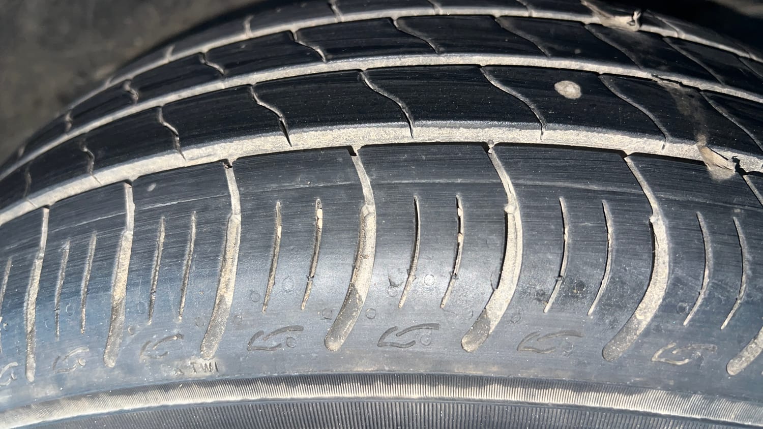 Used 2022 Maruti Suzuki Baleno Delta Petrol Manual tyres RIGHT FRONT TYRE TREAD VIEW