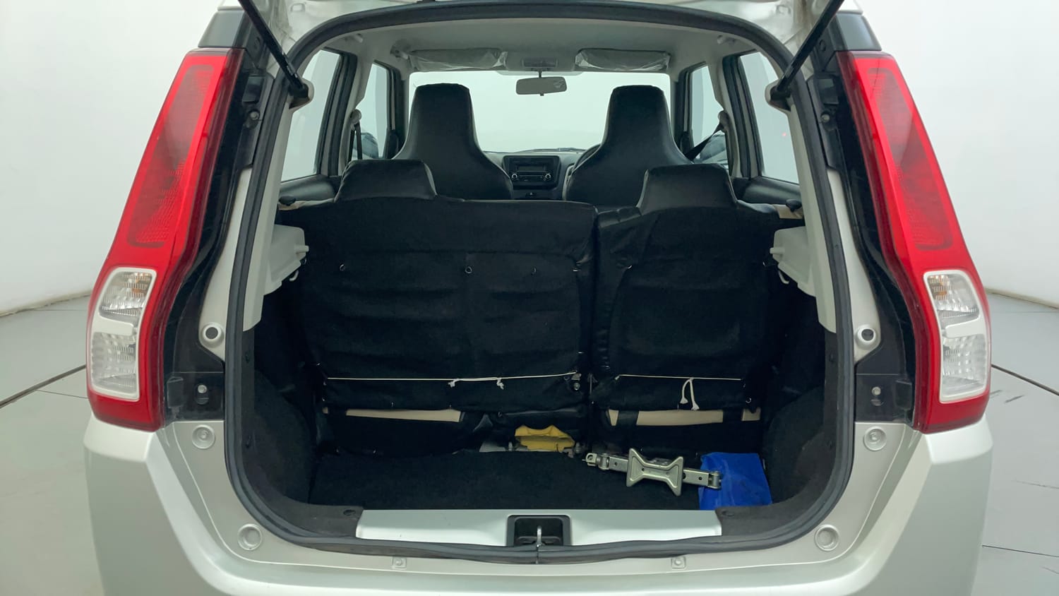 Used 2019 Maruti Suzuki Wagon R VXi 1.2 Petrol Manual interior DICKY INSIDE VIEW