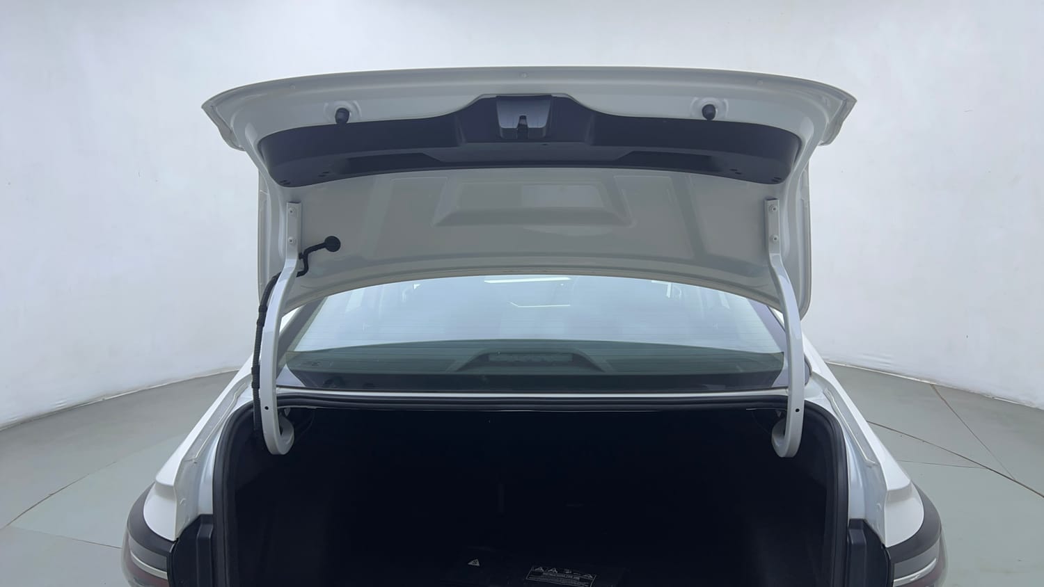 Used 2022 Volkswagen Virtus Topline 1.0 TSI AT Petrol Automatic interior DICKY DOOR OPEN VIEW