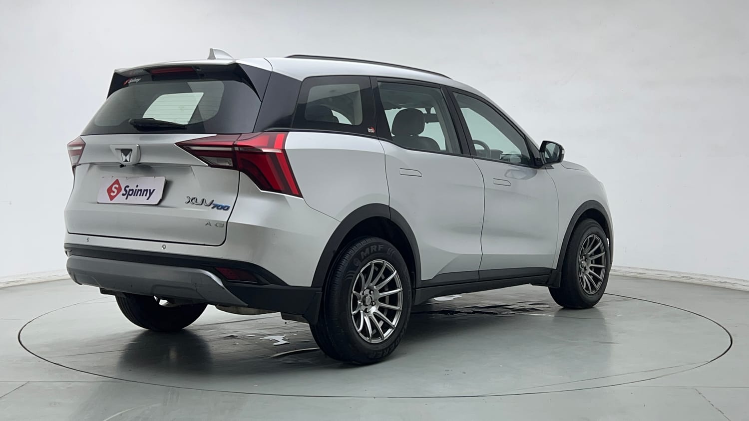 Used 2022 Mahindra XUV700 AX 3 Petrol AT 5 STR Petrol Automatic exterior RIGHT REAR CORNER VIEW