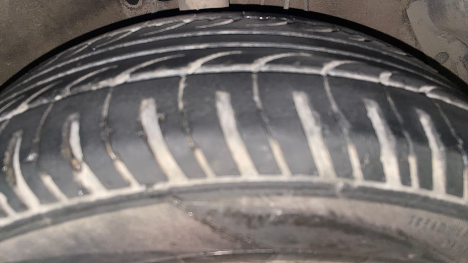 Used 2012 Hyundai i20 Sportz 1.2 Petrol Manual tyres RIGHT FRONT TYRE TREAD VIEW