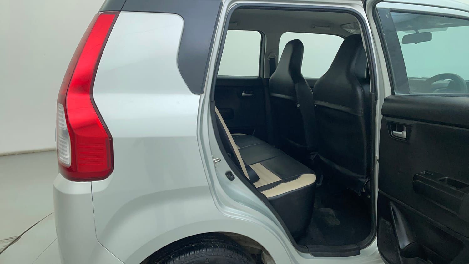 Used 2019 Maruti Suzuki Wagon R VXi 1.2 Petrol Manual interior RIGHT SIDE REAR DOOR CABIN VIEW
