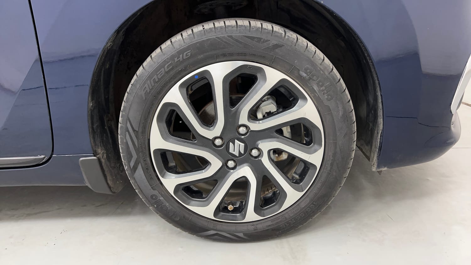 Used 2022 Maruti Suzuki Baleno Alpha AGS Petrol Automatic tyres RIGHT FRONT TYRE RIM VIEW