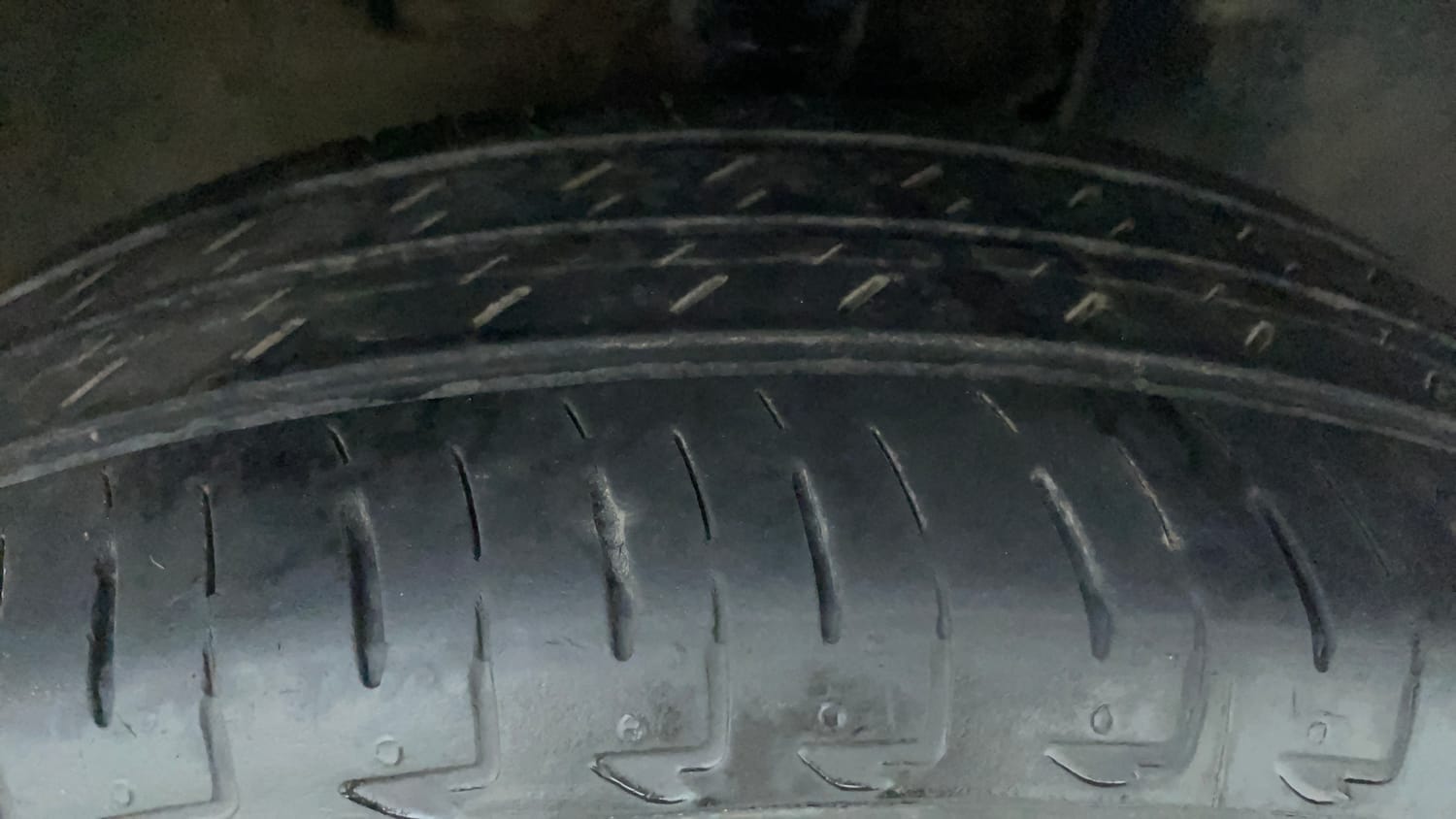 Used 2024 Maruti Suzuki Ignis Sigma 1.2 MT Petrol Manual tyres RIGHT FRONT TYRE TREAD VIEW