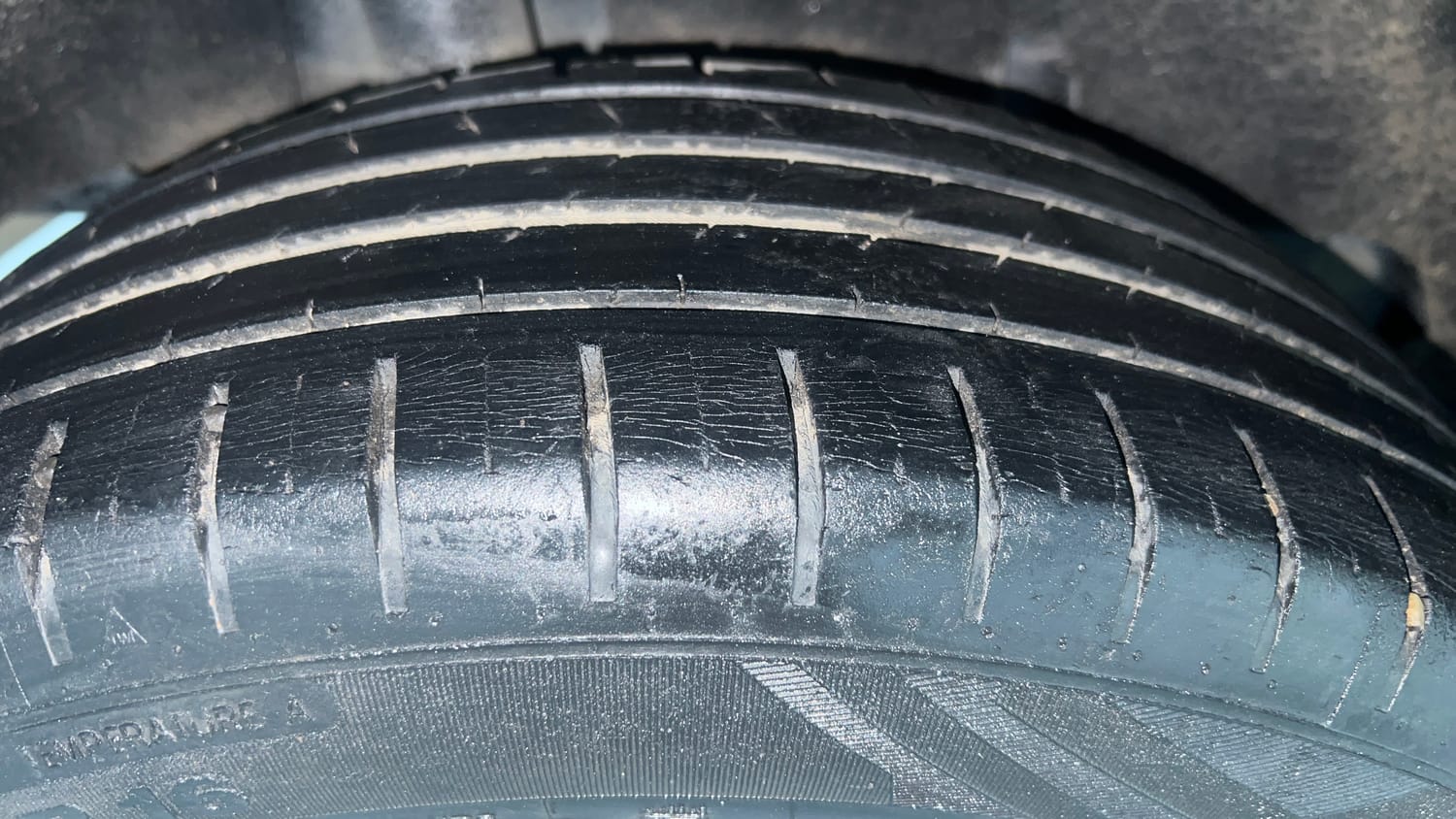Used 2018 Maruti Suzuki Baleno Zeta 1.2 AT Petrol Automatic tyres RIGHT REAR TYRE TREAD VIEW