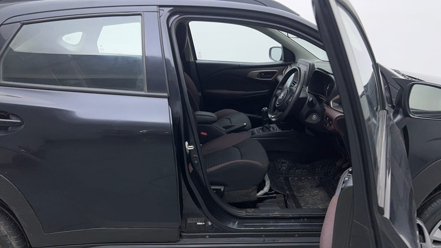 Used 2025 Maruti Suzuki Fronx Delta 1.2L MT Petrol Manual interior RIGHT SIDE FRONT DOOR CABIN VIEW
