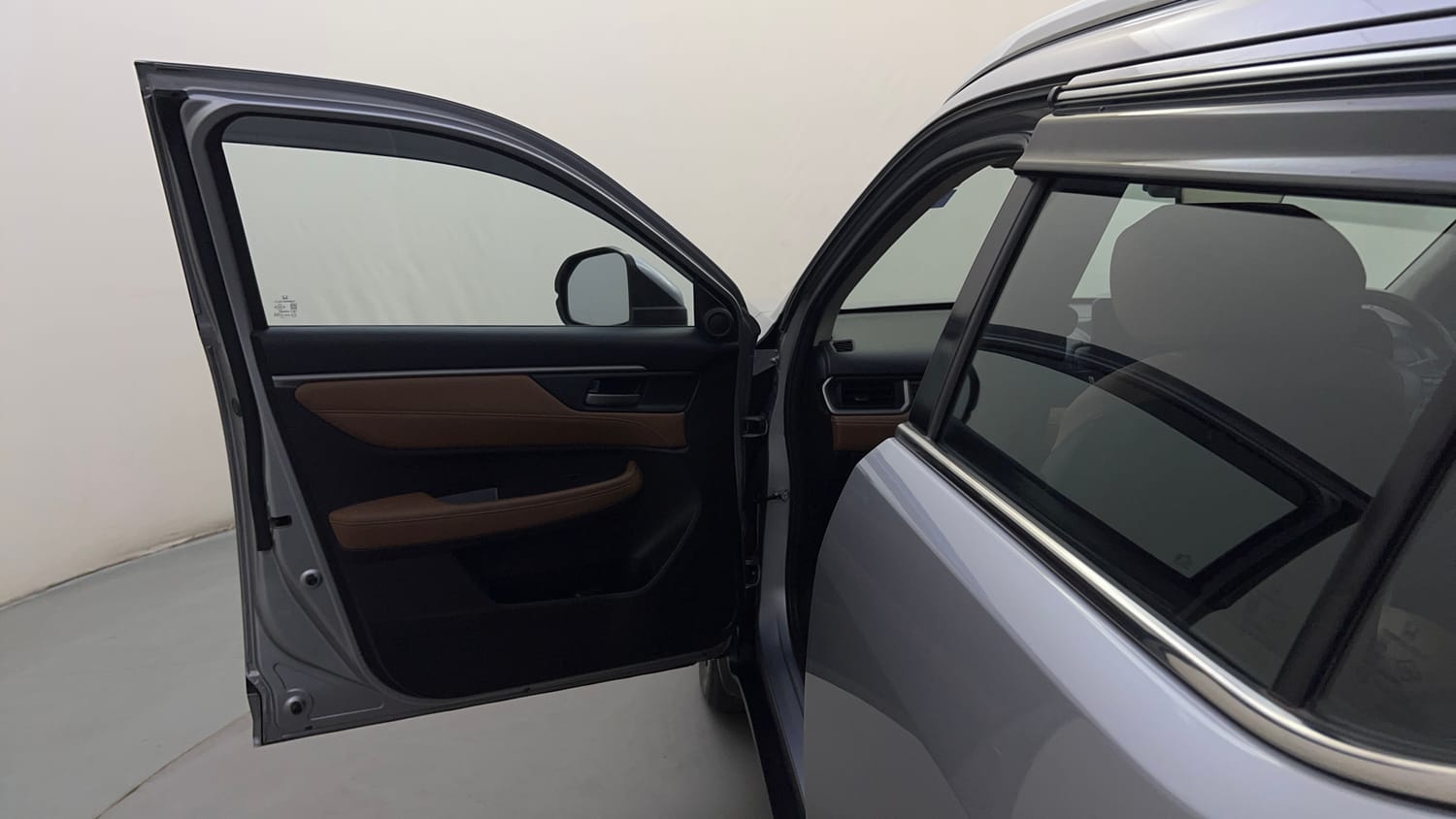 Used 2024 Honda Elevate ZX CVT Petrol Automatic interior LEFT FRONT DOOR OPEN VIEW