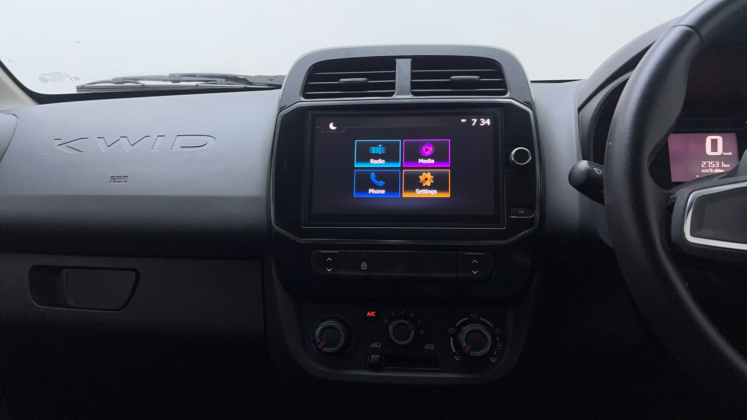 Used 2021 Renault Kwid RXT 1.0 (O) Petrol Manual top_features Integrated (in-dash) music system