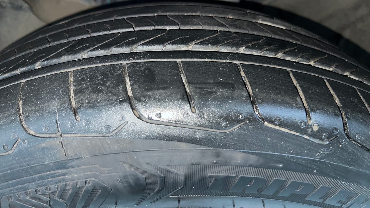 Used 2020 Kia Seltos HTX 1.5 Petrol Manual tyres LEFT FRONT TYRE TREAD VIEW