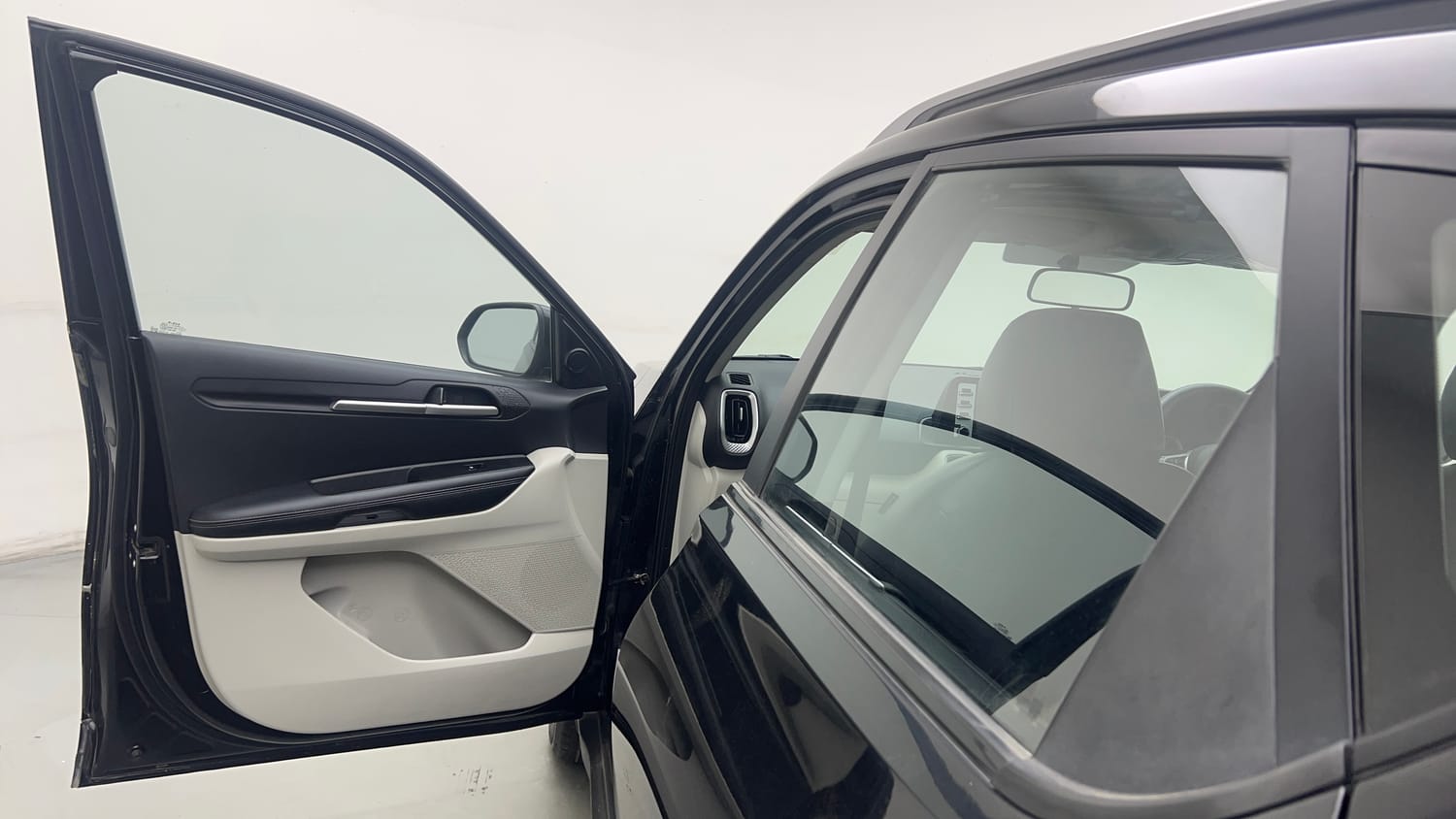 Used 2023 Kia Sonet HTX 1.0 DCT Petrol Automatic interior LEFT FRONT DOOR OPEN VIEW