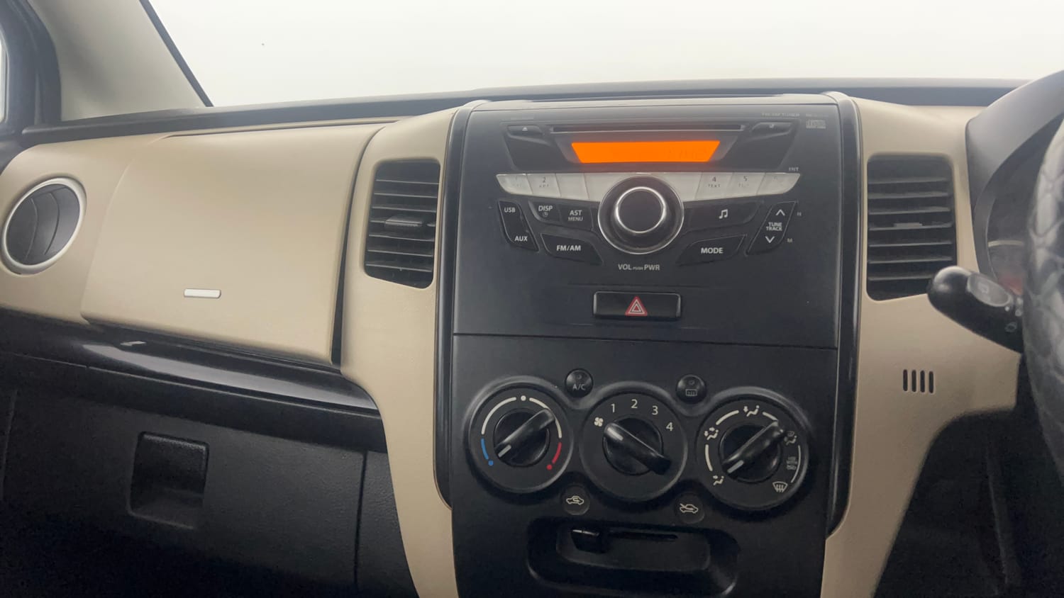 Used 2017 Maruti Suzuki Wagon R VXI+ AMT Petrol Automatic interior MUSIC SYSTEM & AC CONTROL VIEW