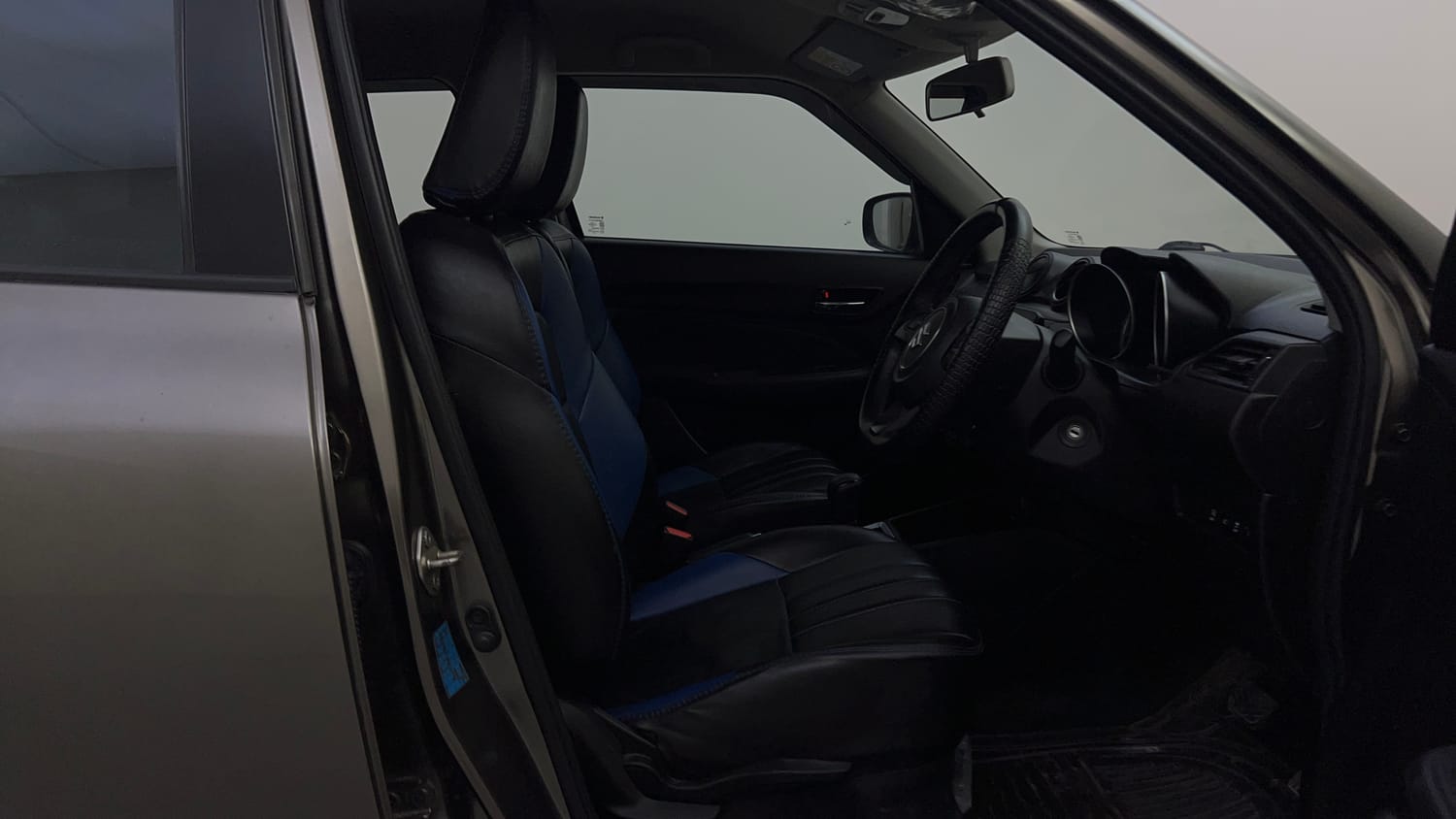 Used 2022 Maruti Suzuki Swift VXi AMT Petrol Automatic interior RIGHT SIDE FRONT DOOR CABIN VIEW