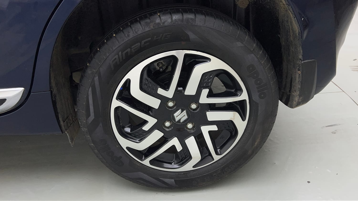 Used 2025 Maruti Suzuki Baleno Sigma MT Petrol Manual tyres LEFT REAR TYRE RIM VIEW