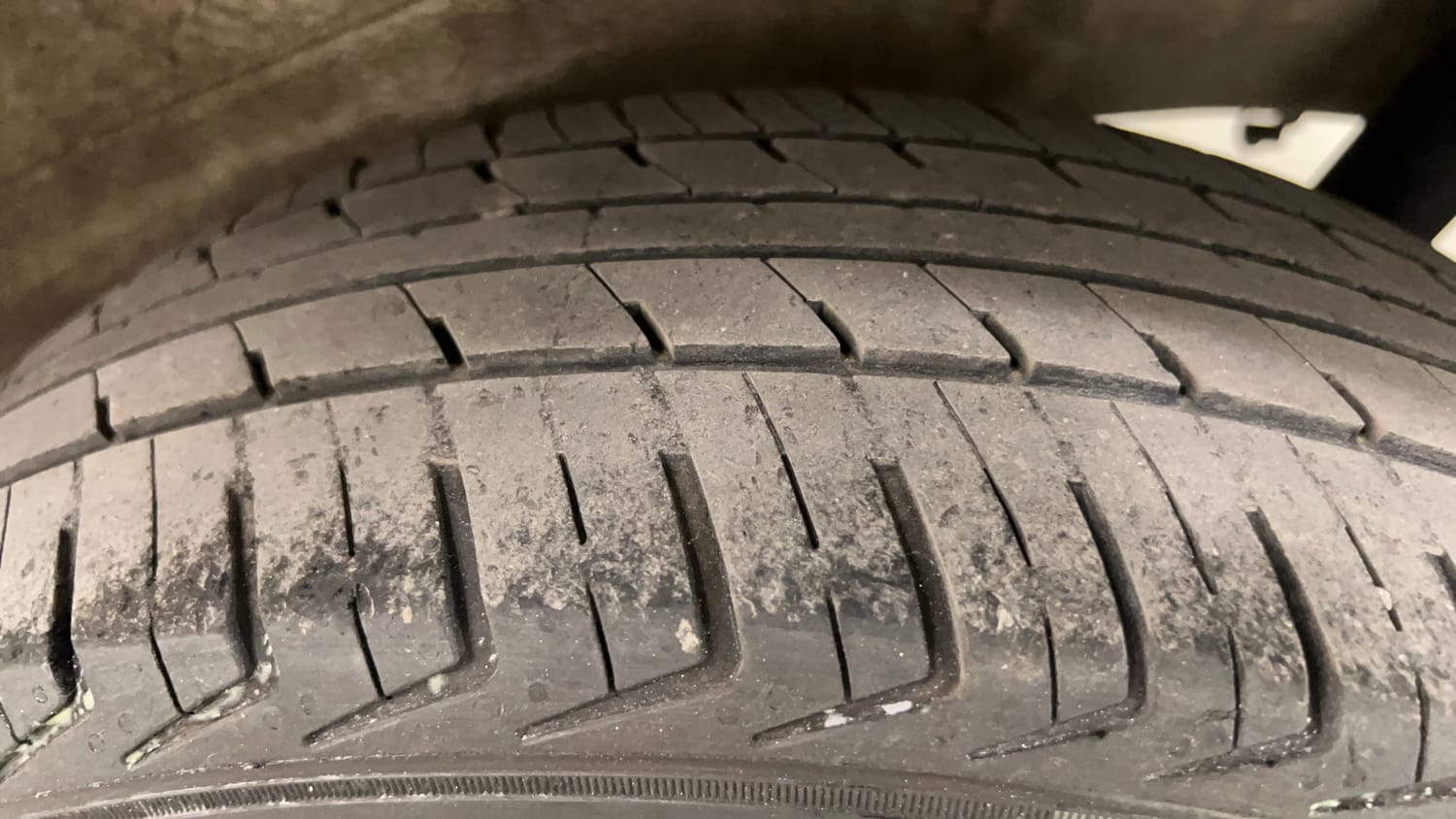 Used 2015 Maruti Suzuki Wagon R VXI Petrol Manual tyres LEFT REAR TYRE TREAD VIEW
