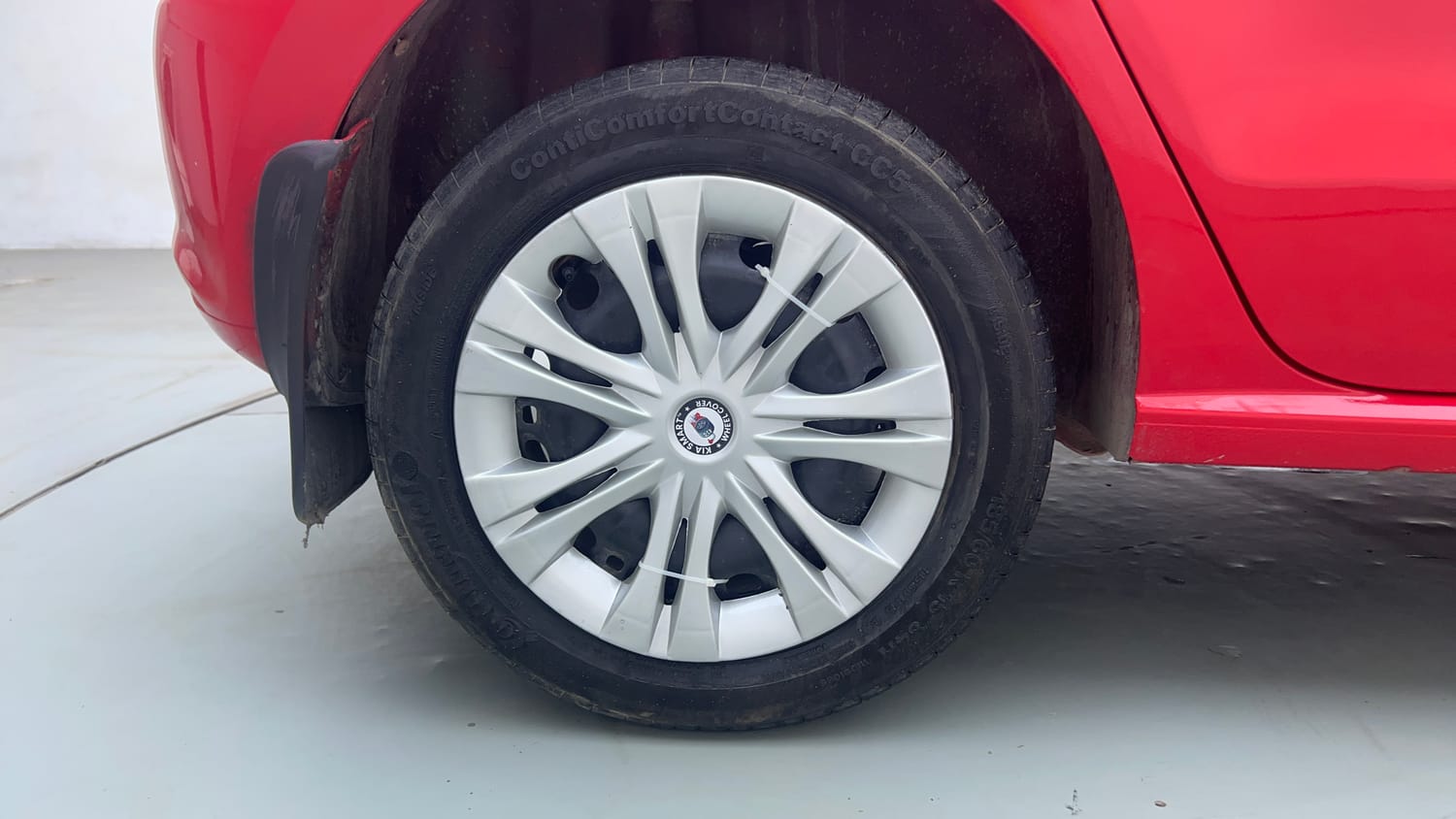 Used 2014 Volkswagen Polo Comfortline 1.2L (P) Petrol Manual tyres RIGHT REAR TYRE RIM VIEW