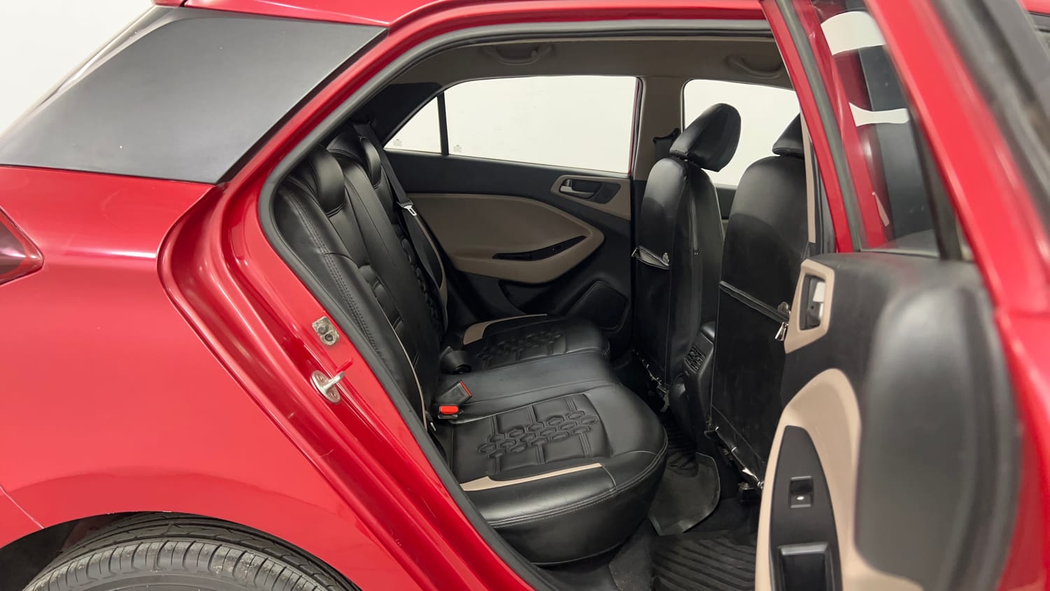 Used 2015 Hyundai Elite i20 Sportz 1.2 Petrol Manual interior RIGHT SIDE REAR DOOR CABIN VIEW