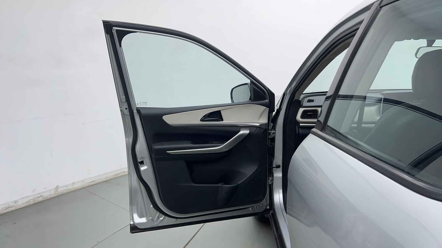 Used 2022 Mahindra XUV700 AX 3 Petrol AT 5 STR Petrol Automatic interior LEFT FRONT DOOR OPEN VIEW