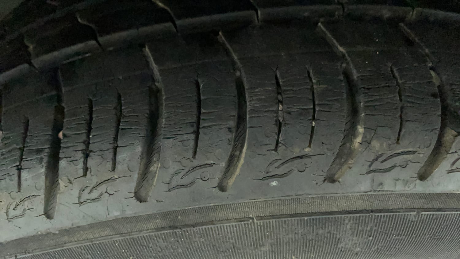 Used 2022 Tata Altroz XT Petrol Petrol Manual tyres LEFT FRONT TYRE TREAD VIEW