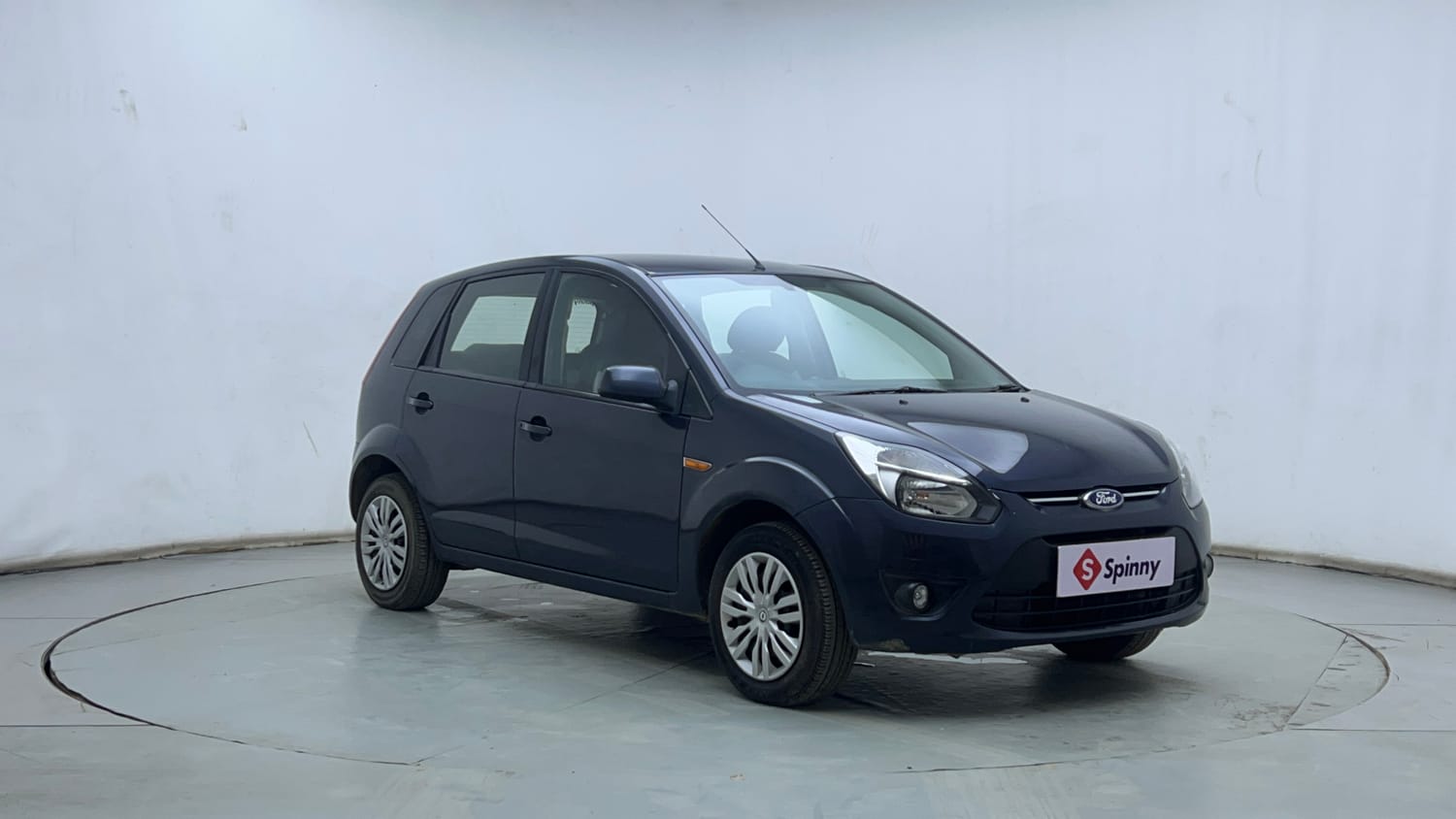Used 2011 Ford Figo Duratec Petrol Titanium 1.2 Petrol Manual exterior RIGHT FRONT CORNER VIEW