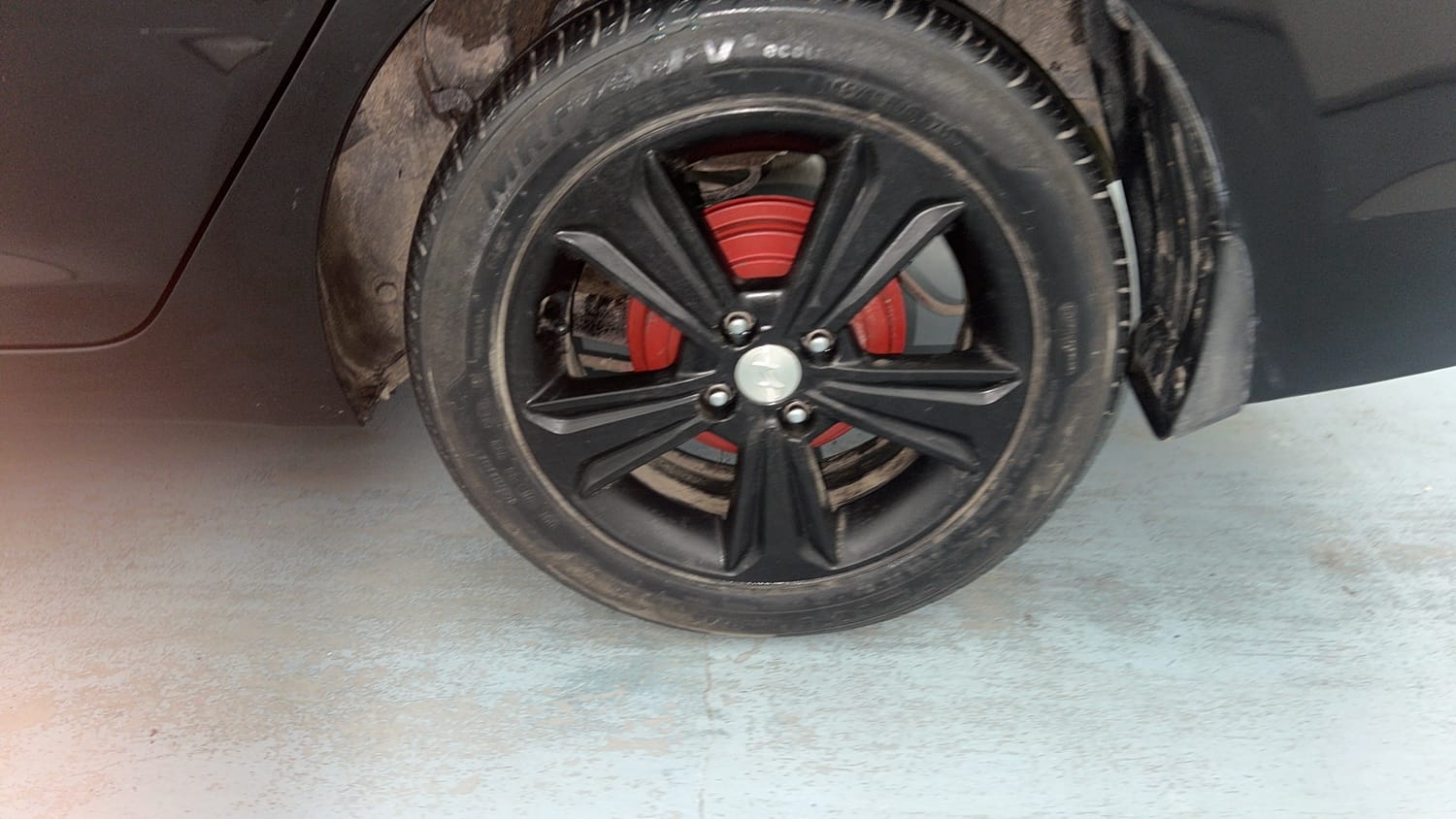 Used 2018 Hyundai Verna SX (O) 1.6 VTVT AT Petrol Automatic tyres LEFT REAR TYRE RIM VIEW