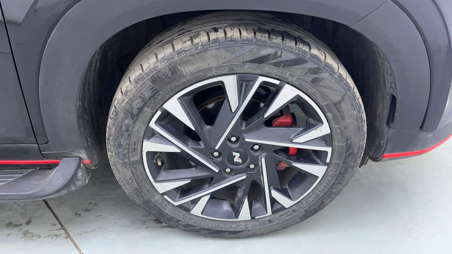 Used 2024 Hyundai Creta N-Line N10 1.5 Turbo DCT Petrol Automatic tyres RIGHT FRONT TYRE RIM VIEW