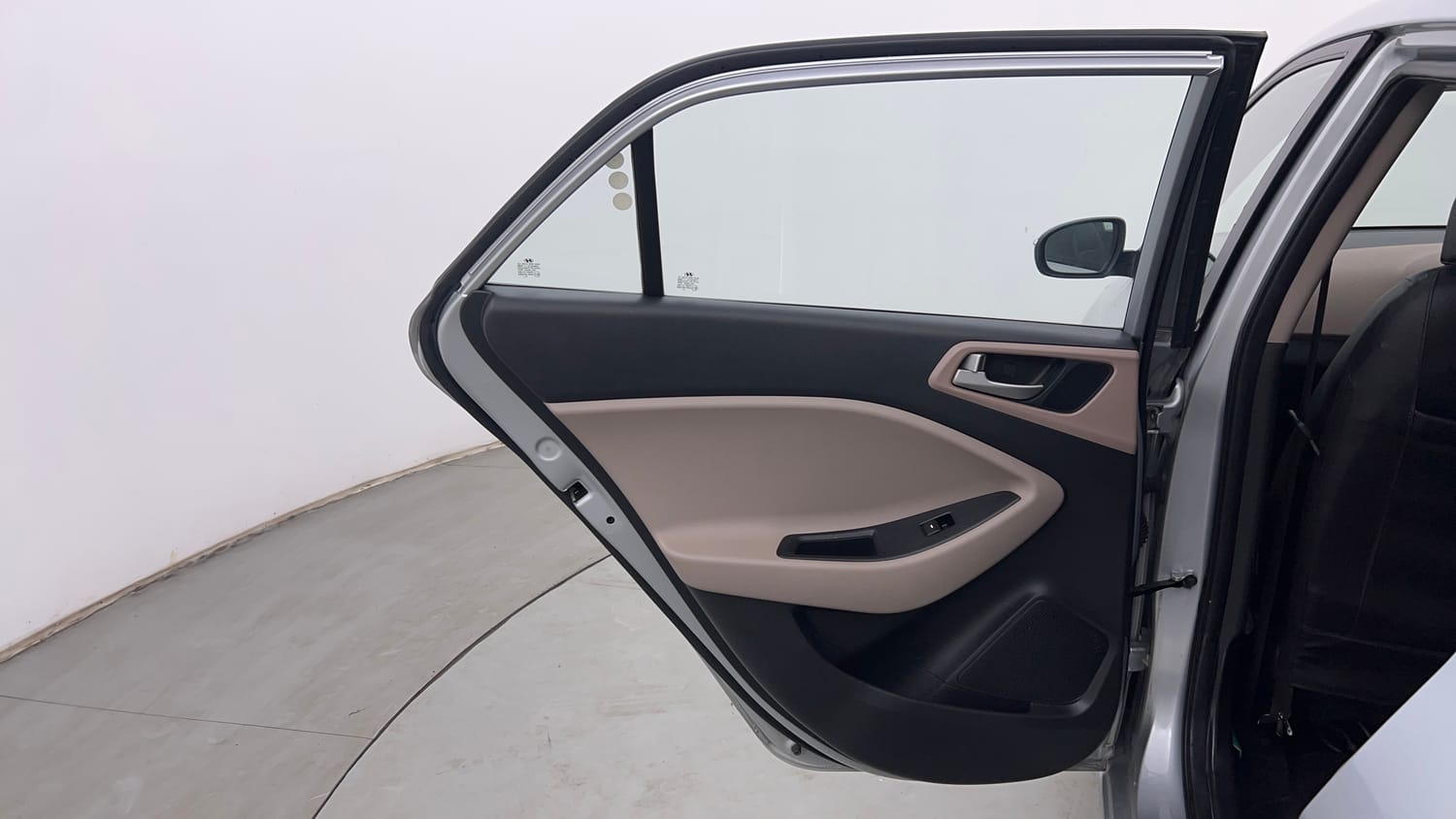 Used 2020 Hyundai Elite i20 Sportz Plus 1.2 Petrol Manual interior LEFT REAR DOOR OPEN VIEW