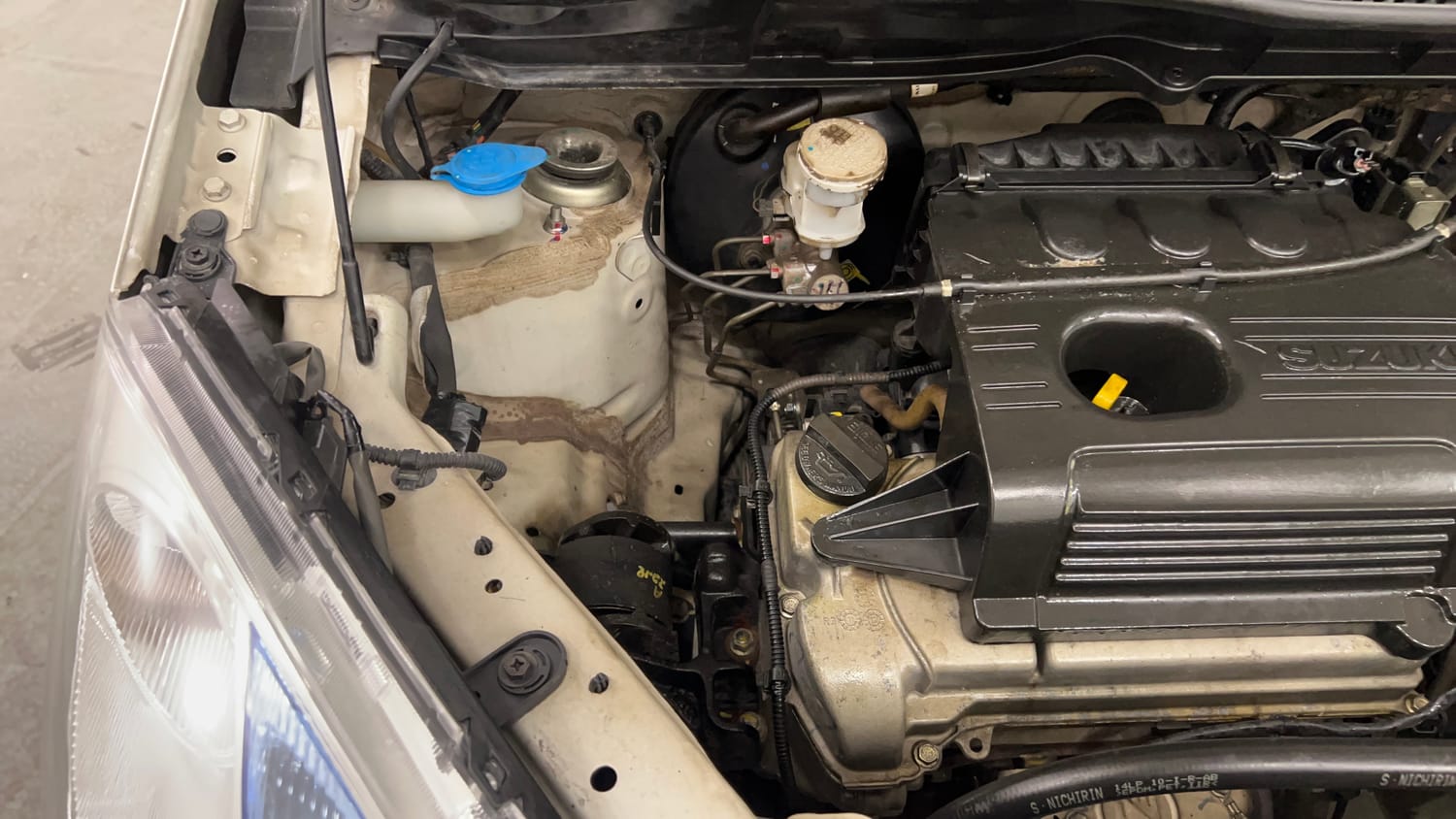 Used 2015 Maruti Suzuki Wagon R VXI Petrol Manual engine ENGINE RIGHT SIDE VIEW