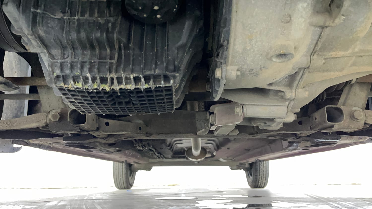 Used 2018 Renault Kwid RXT Petrol Manual extra FRONT LEFT UNDERBODY VIEW