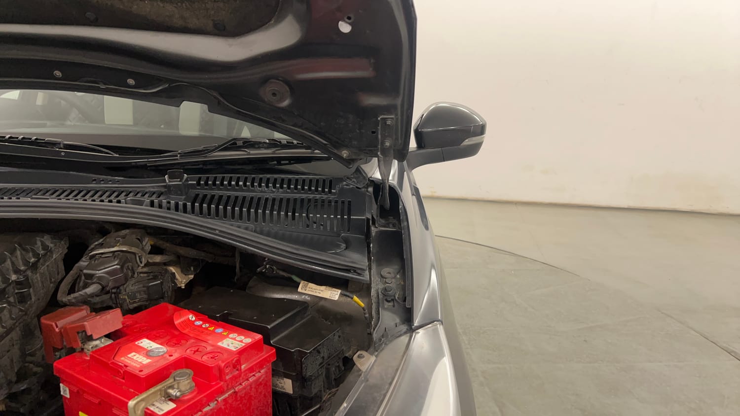 Used 2023 Tata Tigor XZ Plus CNG Cng Manual engine ENGINE LEFT SIDE HINGE & APRON VIEW