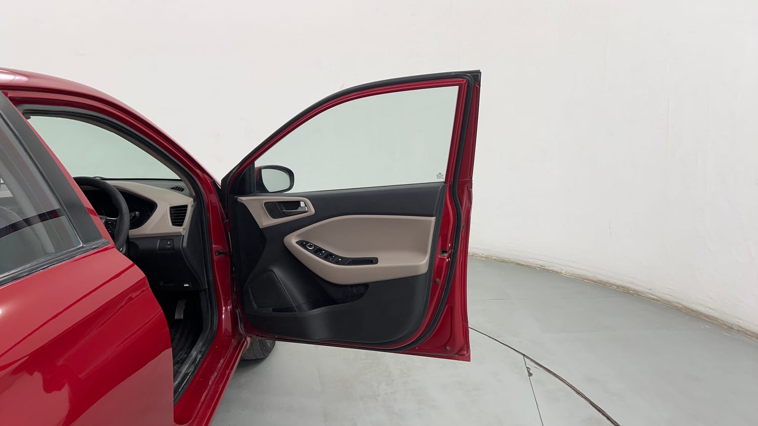 Used 2015 Hyundai Elite i20 Sportz 1.2 Petrol Manual interior RIGHT FRONT DOOR OPEN VIEW