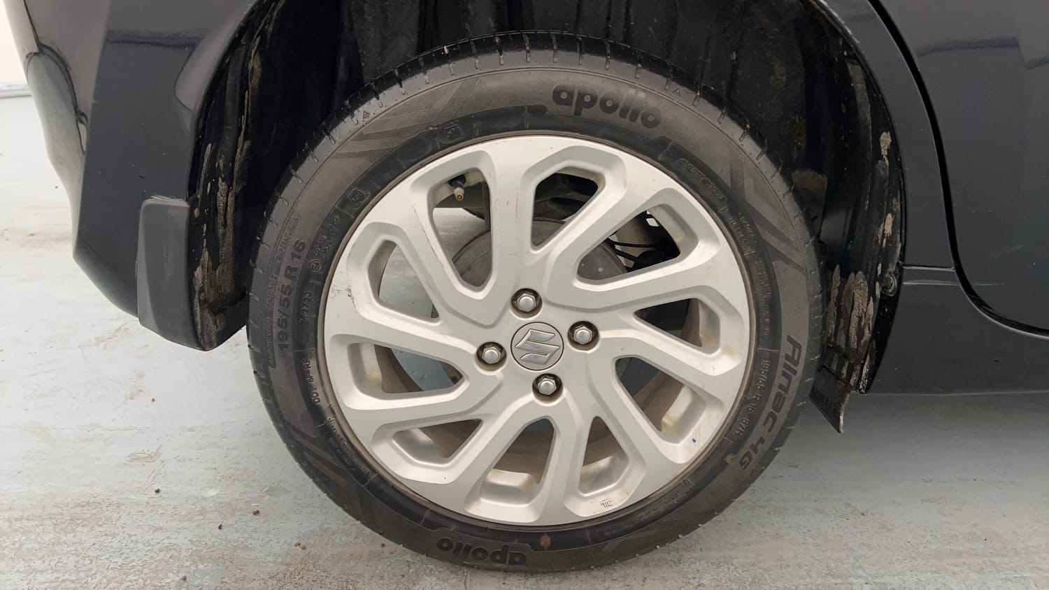 Used 2023 Maruti Suzuki Baleno Zeta MT CNG Cng Manual tyres RIGHT REAR TYRE RIM VIEW