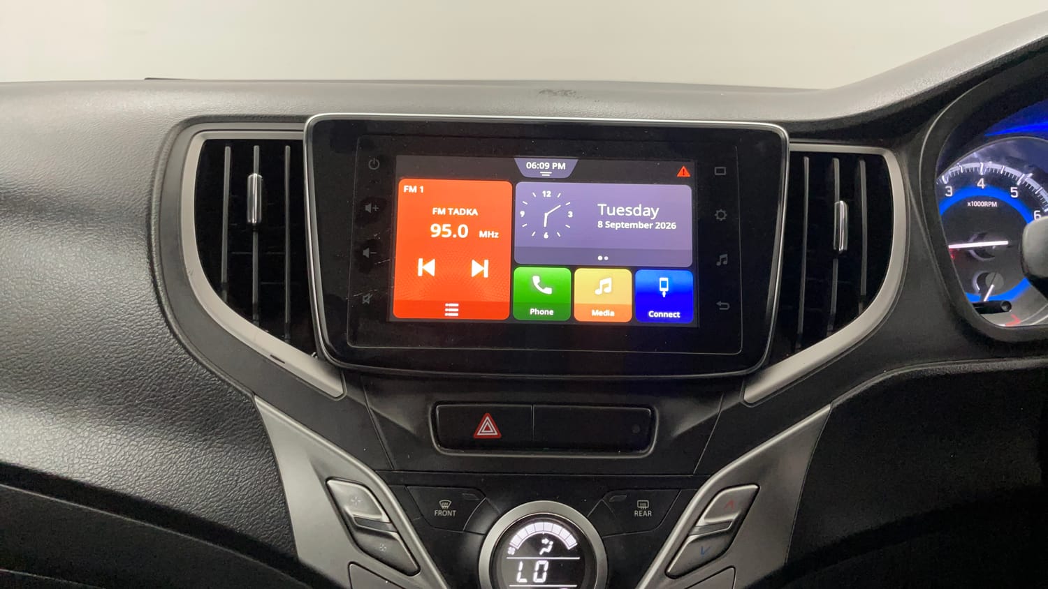 Used 2020 Maruti Suzuki Baleno Zeta Petrol Manual interior MUSIC SYSTEM & AC CONTROL VIEW