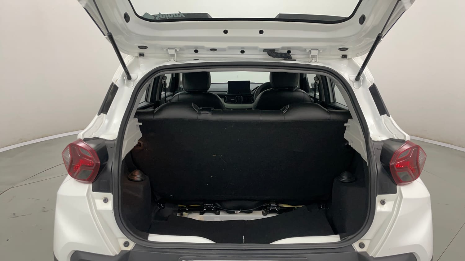 Used 2025 Tata Punch Adventure Sunroof AMT Petrol Automatic interior DICKY INSIDE VIEW