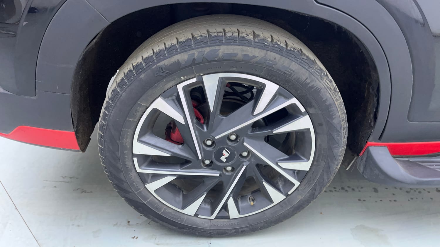 Used 2024 Hyundai Creta N-Line N10 1.5 Turbo DCT Petrol Automatic tyres RIGHT REAR TYRE RIM VIEW