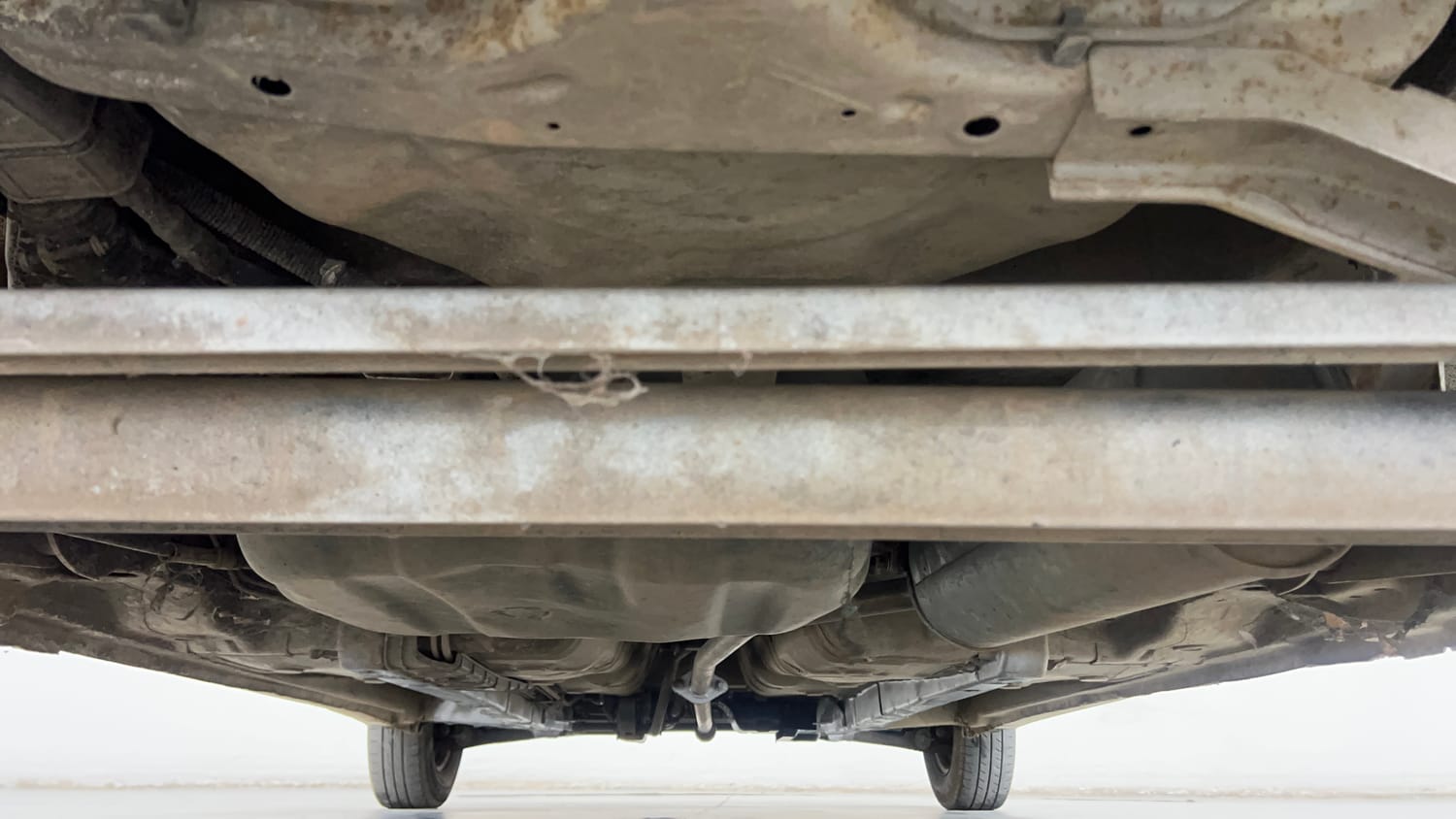Used 2012 Hyundai Eon Era Petrol Manual extra REAR UNDERBODY VIEW (TAKEN FROM REAR)