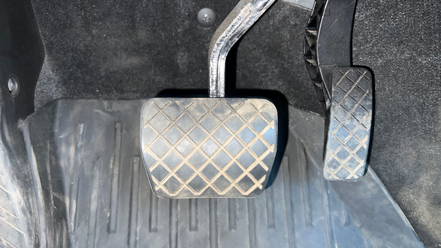Used 2022 Volkswagen Virtus Topline 1.0 TSI AT Petrol Automatic interior PEDALS VIEW