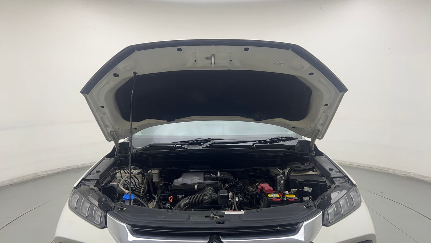 Used 2025 Maruti Suzuki Grand Vitara Delta CNG Cng Manual engine ENGINE & BONNET OPEN FRONT VIEW