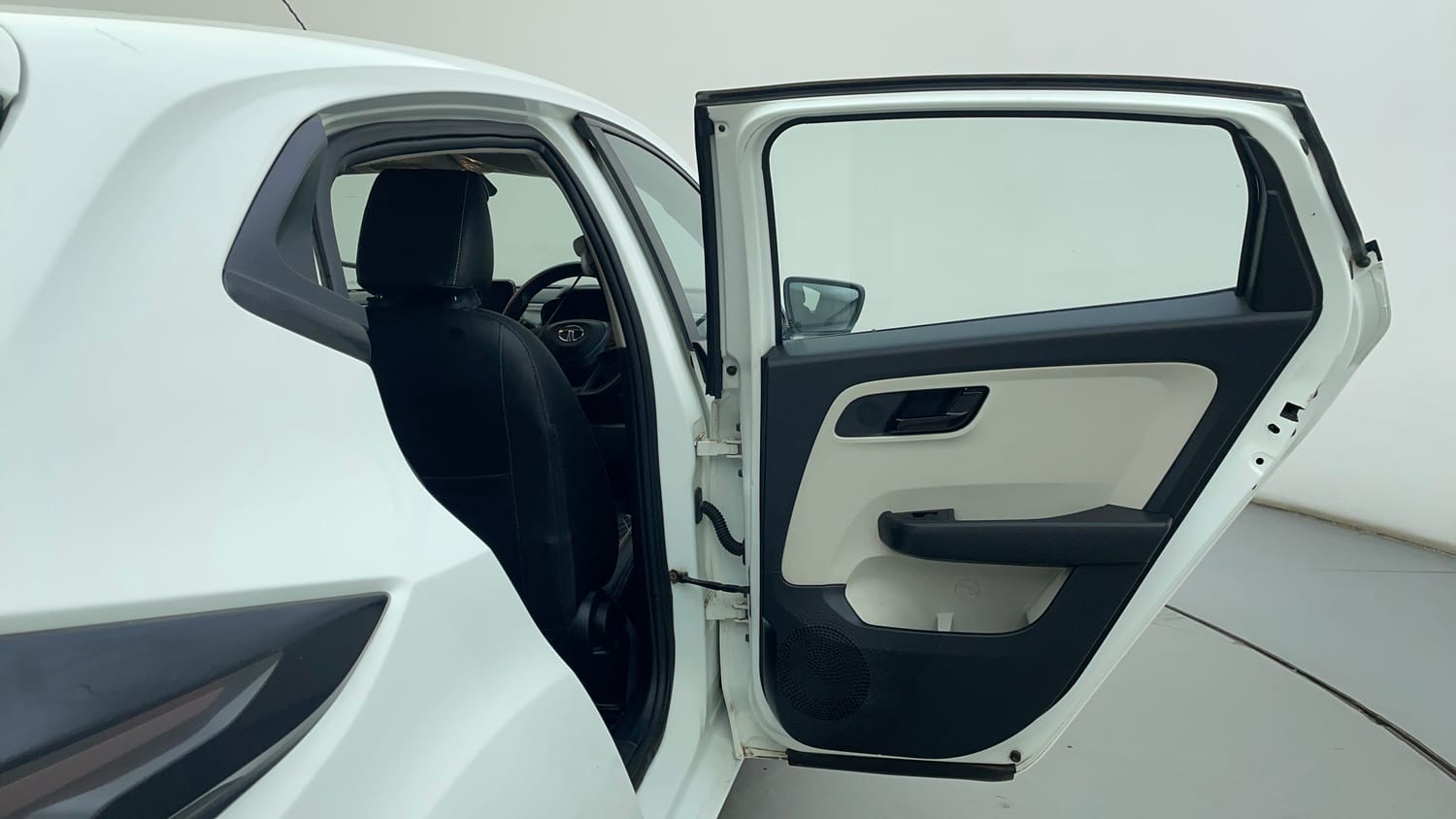 Used 2022 Tata Altroz XT Petrol Petrol Manual interior RIGHT REAR DOOR OPEN VIEW
