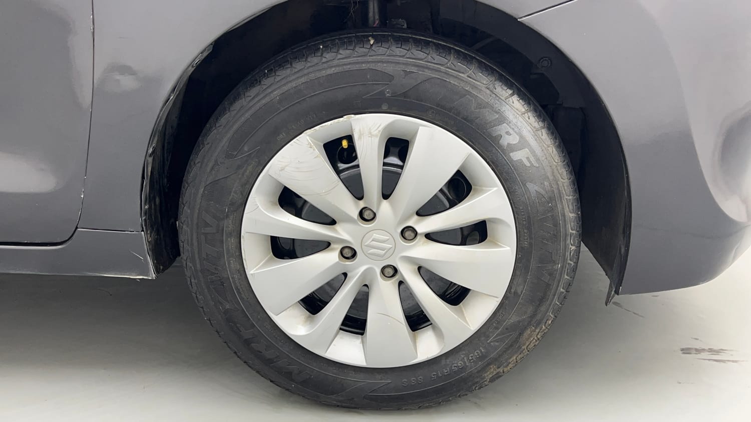 Used 2017 Maruti Suzuki Baleno Delta 1.2 Petrol Manual tyres RIGHT FRONT TYRE RIM VIEW