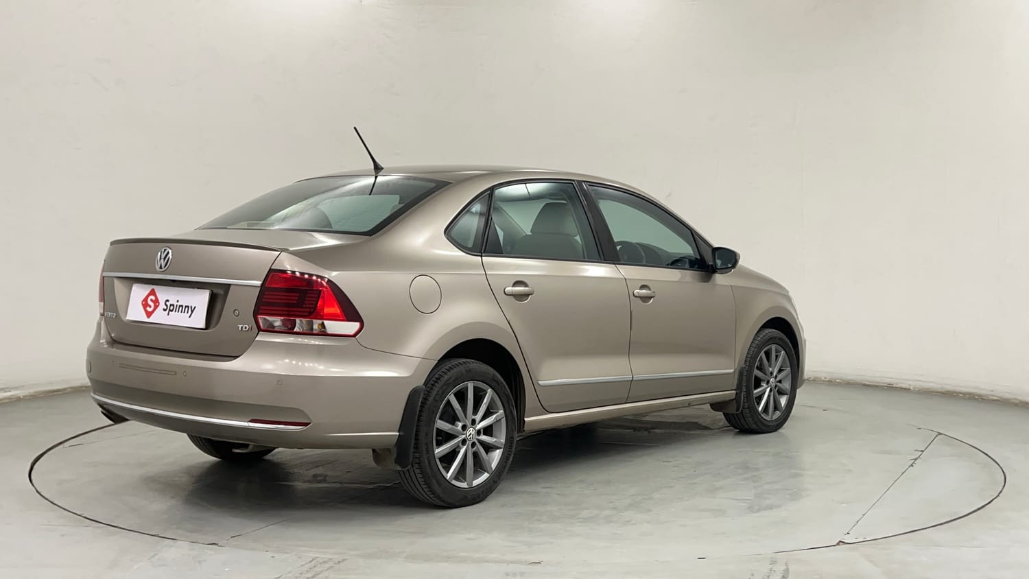 Used 2019 Volkswagen Vento Highline Plus 1.5 AT (D) 16 Alloy Diesel Automatic exterior RIGHT REAR CORNER VIEW