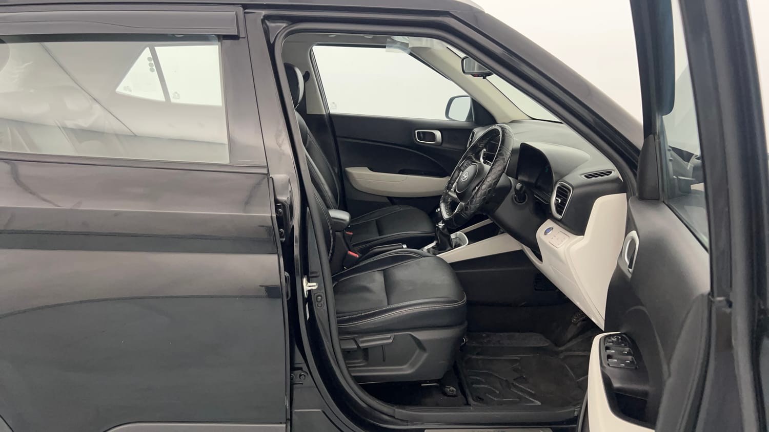 Used 2024 Hyundai Venue SX 1.2 Petrol Petrol Manual interior RIGHT SIDE FRONT DOOR CABIN VIEW