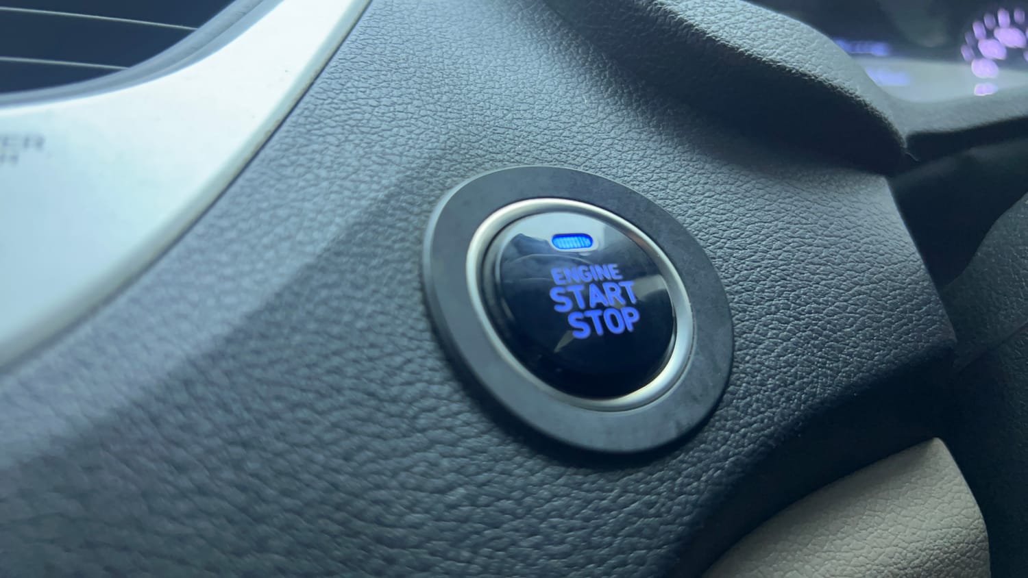 Used 2019 Hyundai Verna SX Plus 1.6 VTVT AT Petrol Automatic top_features Keyless start