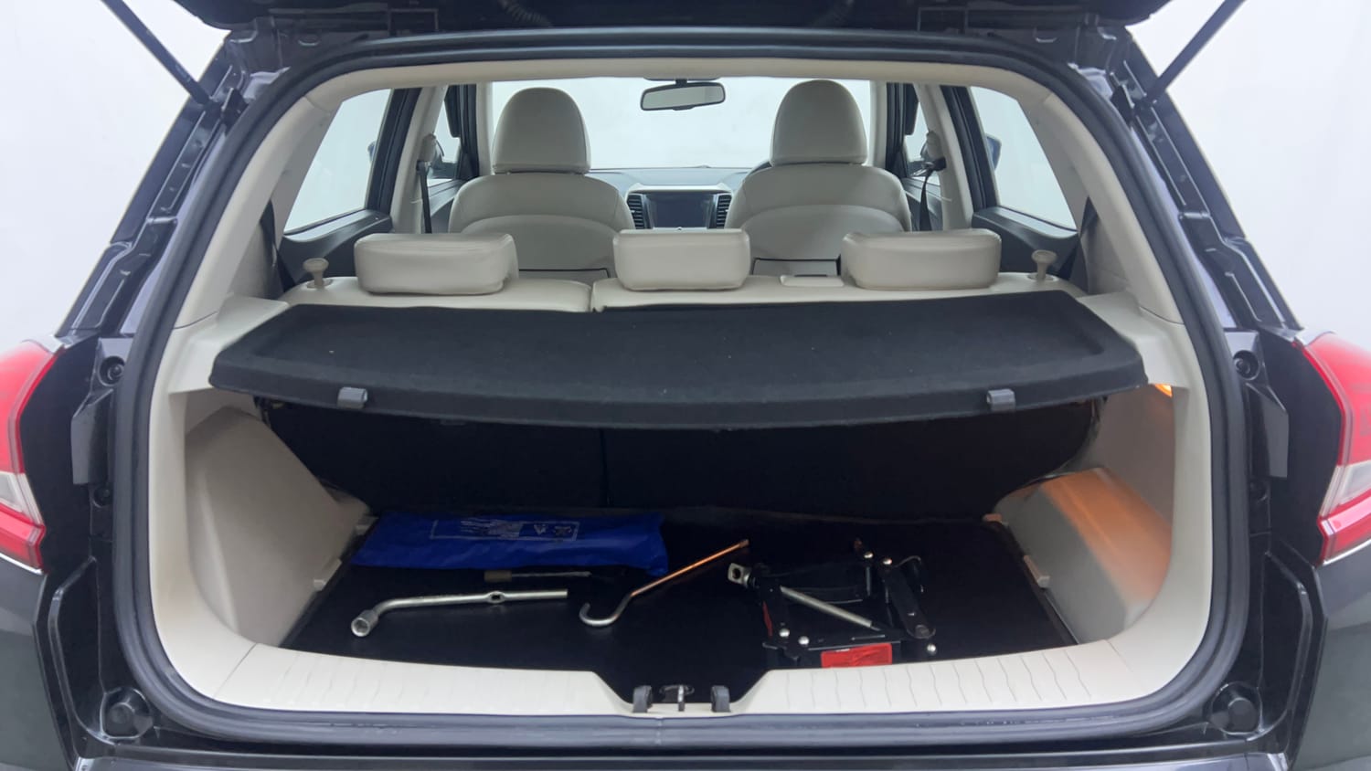 Used 2019 Mahindra XUV 300 1.2 W8 (O) Petrol Manual interior DICKY INSIDE VIEW