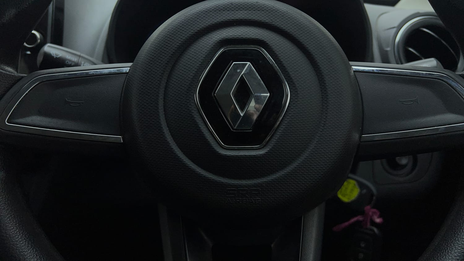 Used 2021 Renault Kwid RXT 1.0 (O) Petrol Manual top_features Airbags