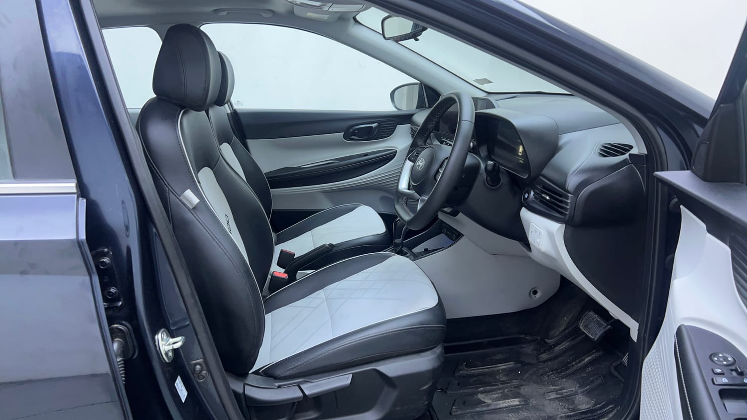 Used 2025 Hyundai New i20 Asta (O) 1.2 IVT Petrol Automatic interior RIGHT SIDE FRONT DOOR CABIN VIEW