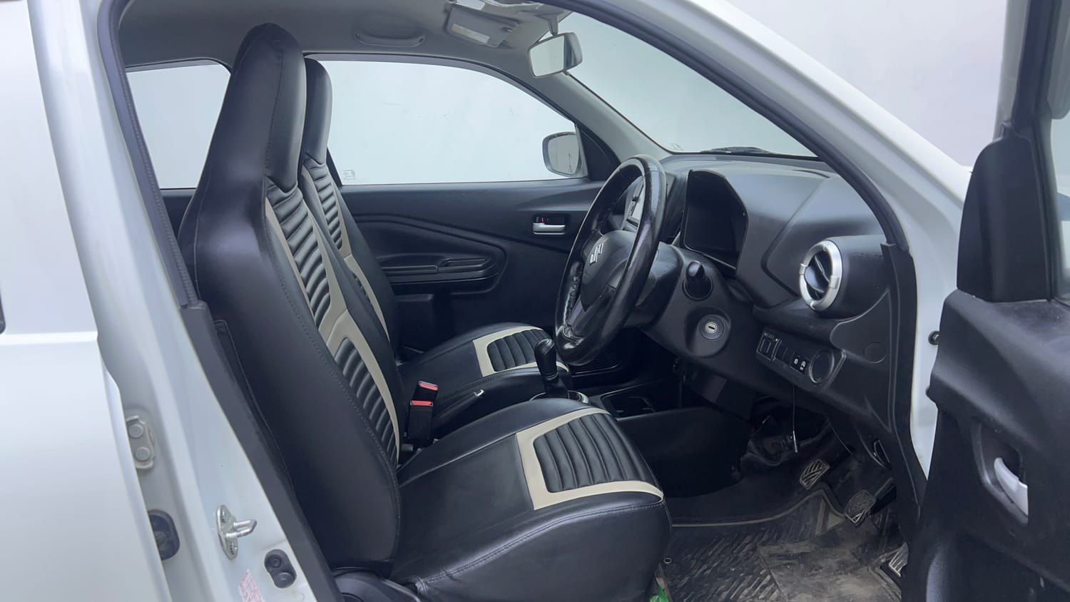 Used 2023 Maruti Suzuki Celerio VXi Petrol Manual interior RIGHT SIDE FRONT DOOR CABIN VIEW