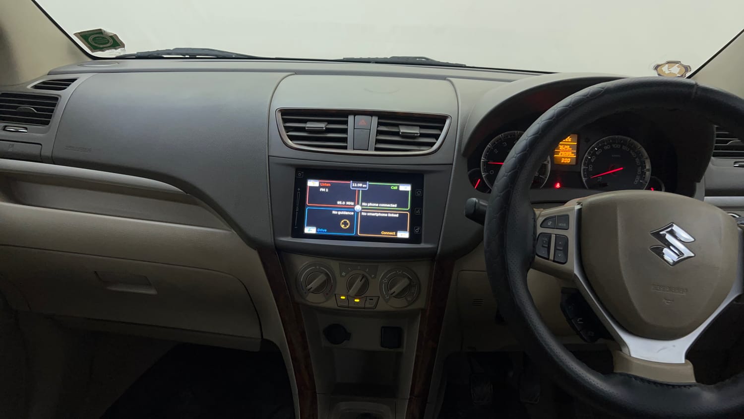 Used 2016 Maruti Suzuki Ertiga ZXI Petrol Manual interior MUSIC SYSTEM & AC CONTROL VIEW